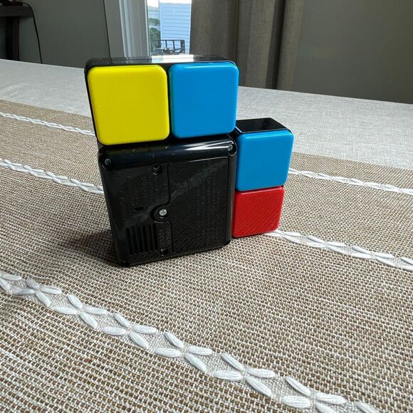Flip Slide hand held matching speed game - Picture 5 of 6